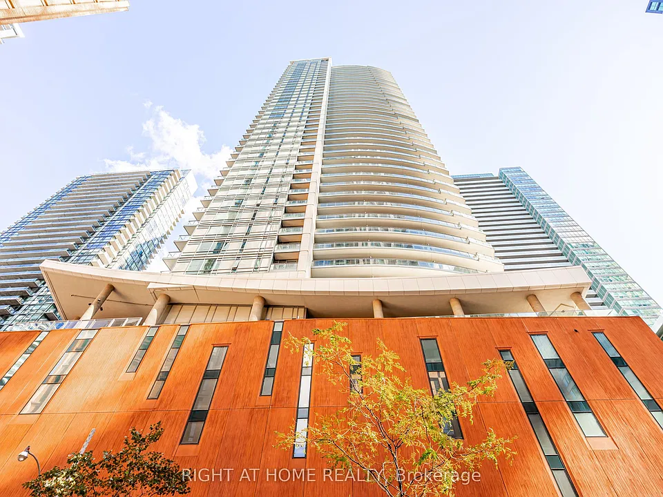21 Widmer St #1808