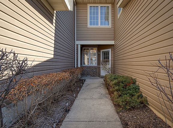 3rd image of 579 W Parkside Dr #11