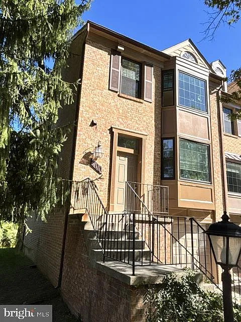 3 bed, 4.0 bath, $3,450 — Photo 2