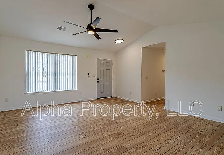 103 Hickory Rock Ln — Photo 4