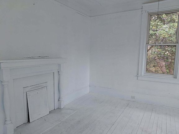18th image of 307 N Lee St