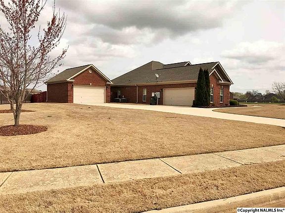 3rd image of 340 Spencer Lakes Dr
