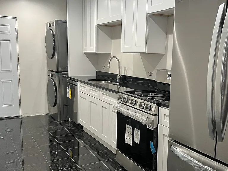 2821 N Campbell Ave #1 — Photo 5