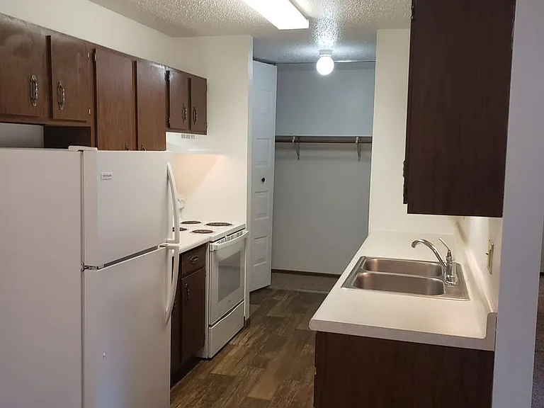 BK-Prairie Home Apartment — Photo 1