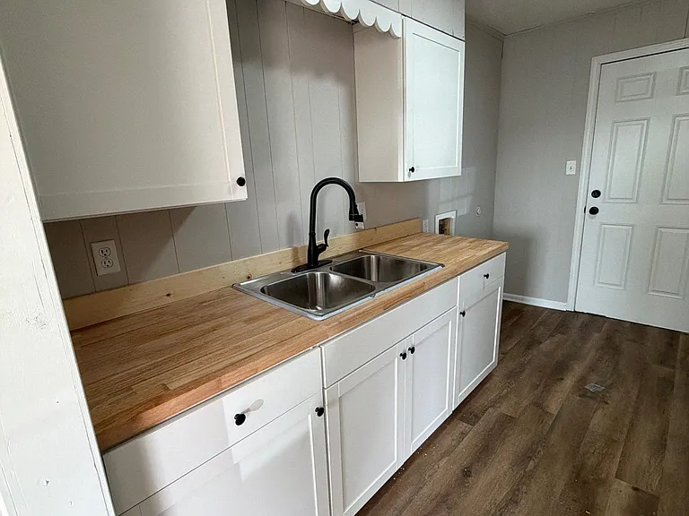 127 E Jefferson St — Photo 3