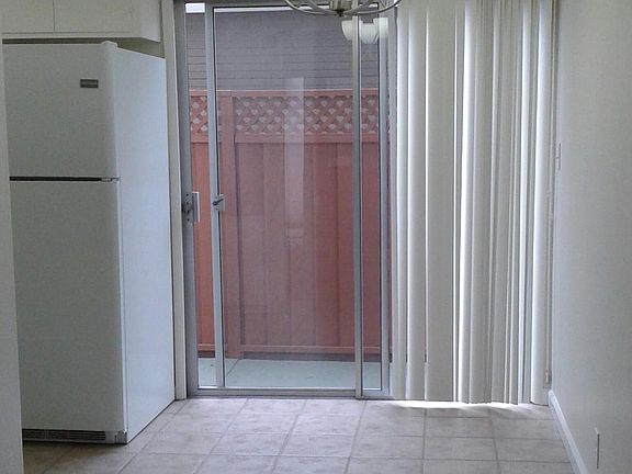 3rd image of 1672 Fremont St APT 3