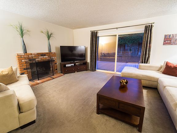 Spacious living room!