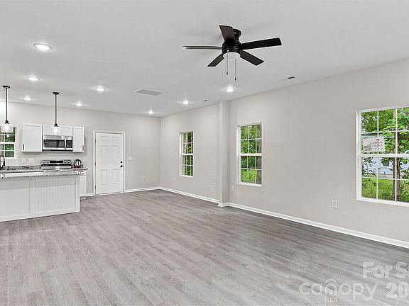 5th image of 2254 Lula St