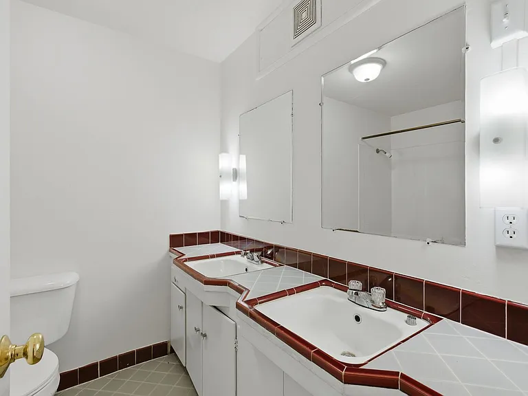 372 Aloha St — Photo 31