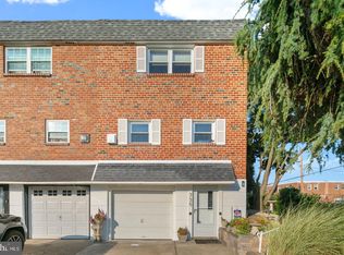 735 Arnold St, Philadelphia, PA 19111