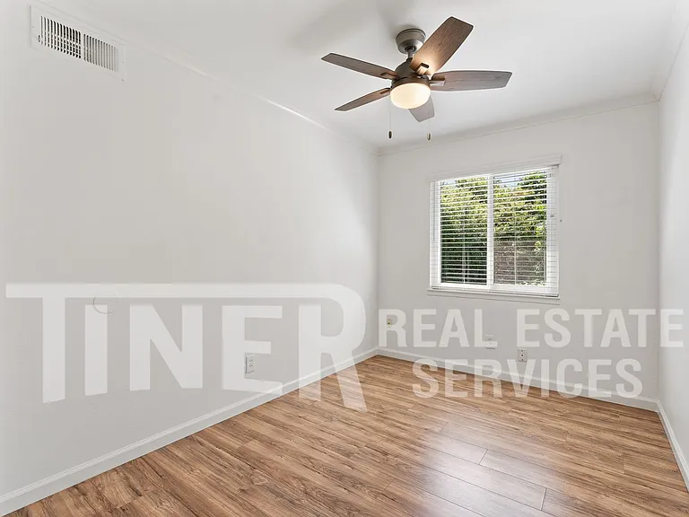 6000 Coyle Ave — Photo 17