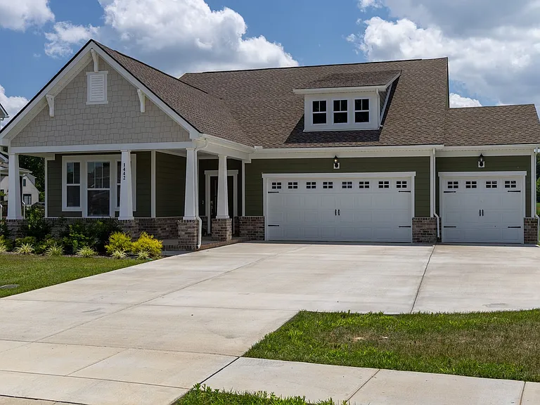 1442 English Oak Dr — Photo 1