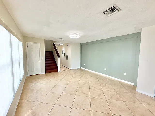 3 bed, 2.5 bath, 1763 sqft, $1,995 — Photo 4