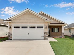 809 Golden Way NW, Isanti, MN 55040