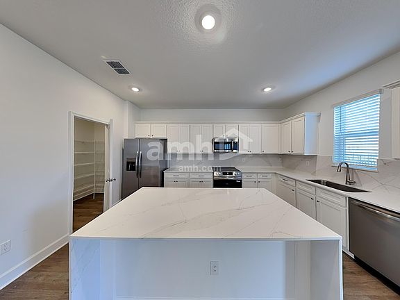 3rd image of 2908 20th Avenue Dr W