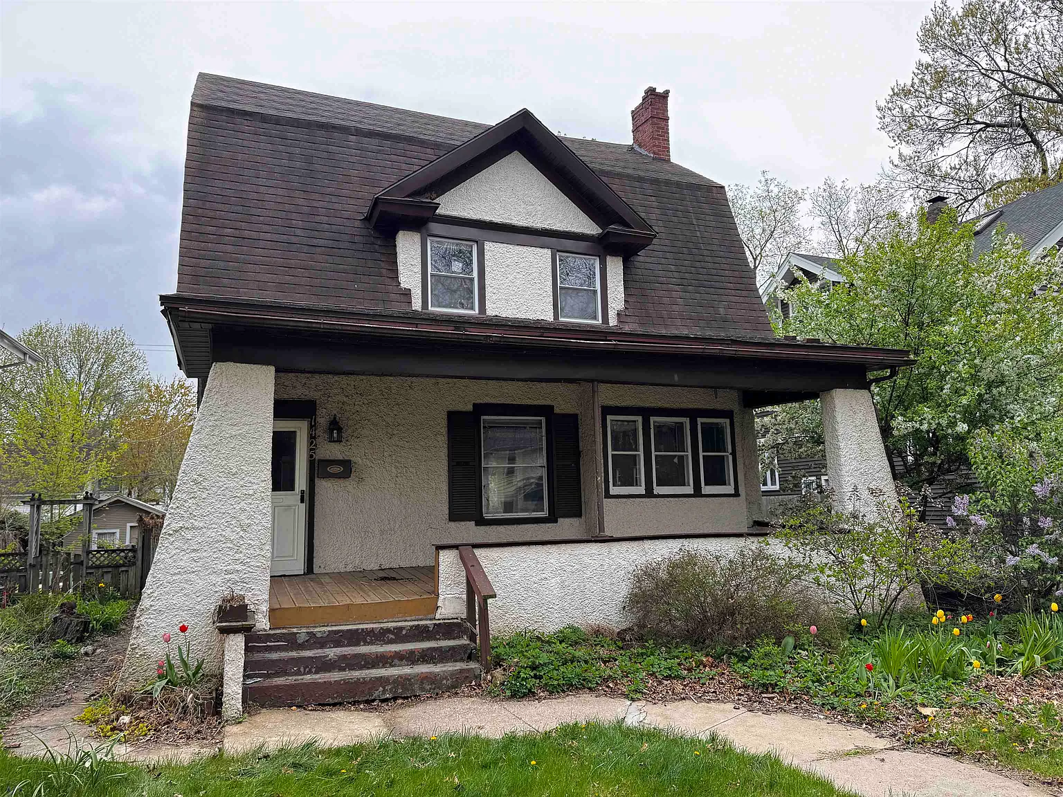 1425 Camp Ave photo 1