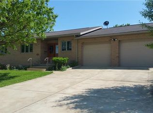 172 Hilltop Dr, Lower Burrell, PA