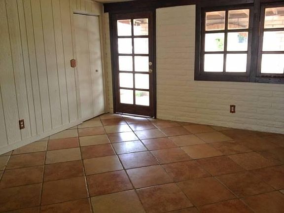 Living room and front doo