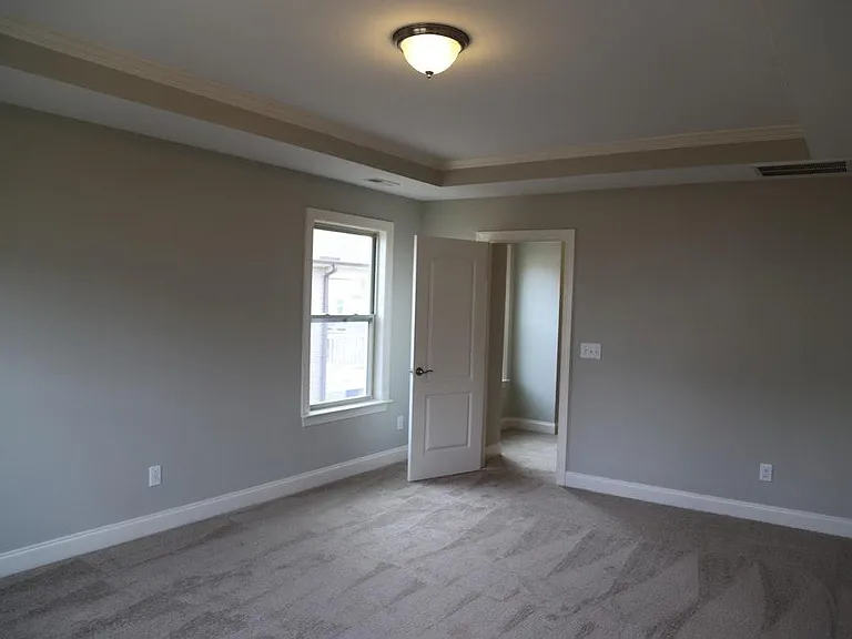836 Poplar St — Photo 16