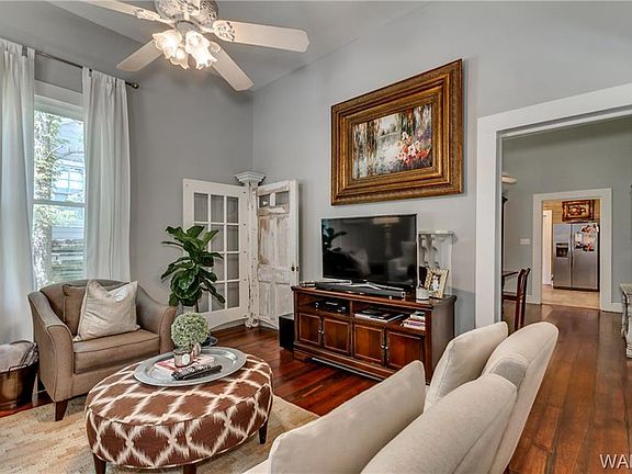 5th image of 2508 5th St