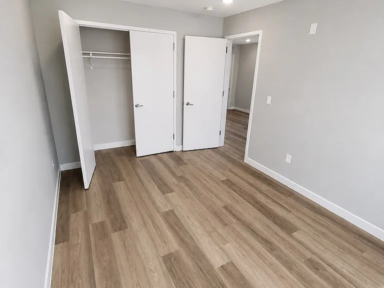 137 Pearl St — Photo 6