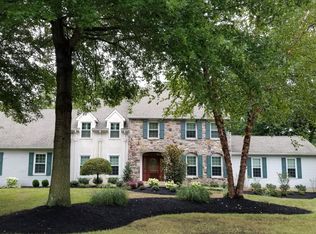 16 Zelkova Dr, Holland, PA