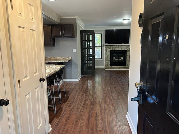 2nd image of 814 Beech Dr #27-A