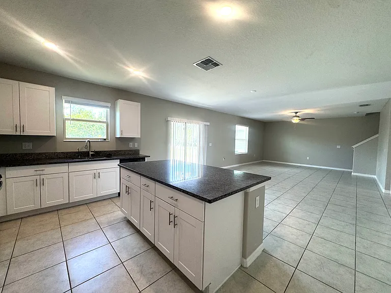 5415 Amaryllis Garden St — Photo 26