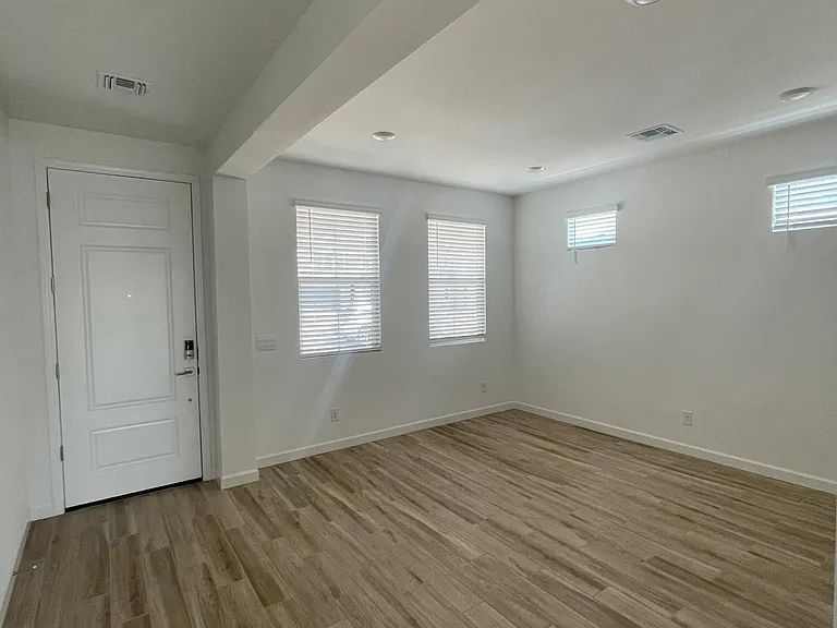 7417 W Buckhorn Trl — Photo 4