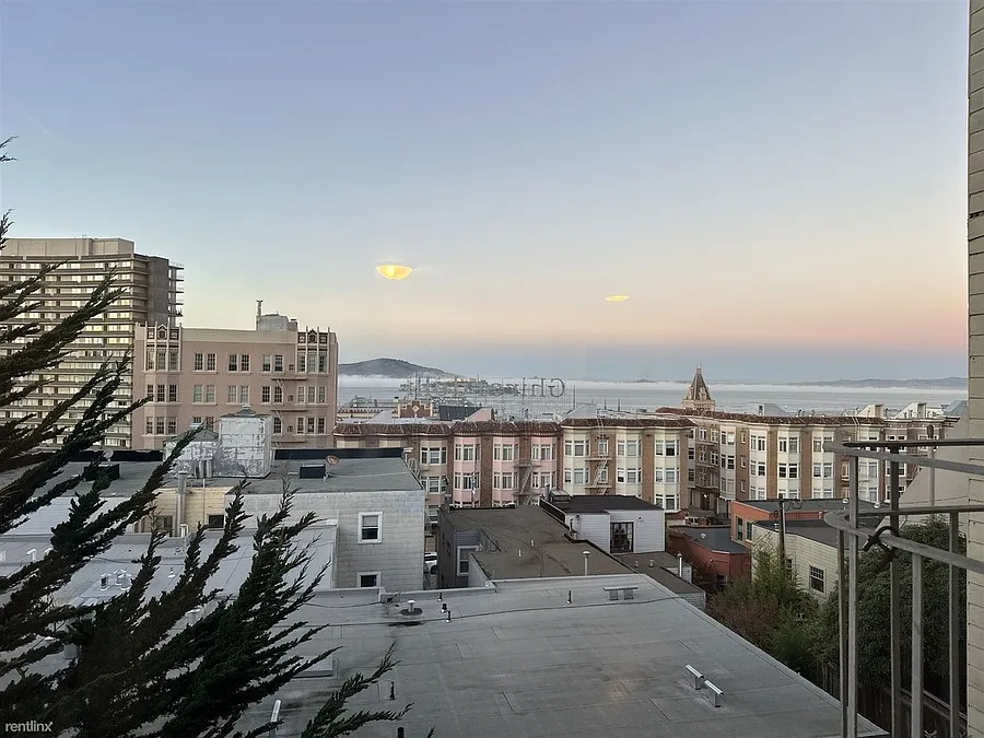 Building Photo - 1080 Francisco St #32