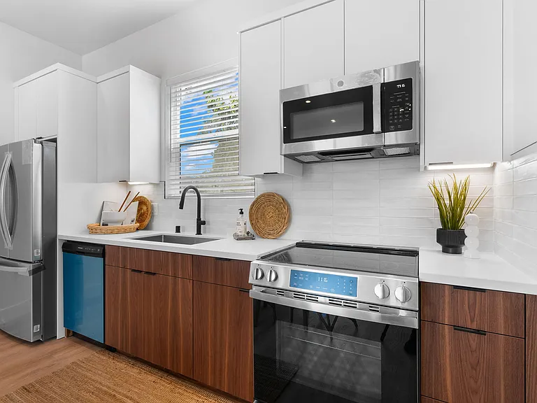 2838 E St #2 — Photo 9
