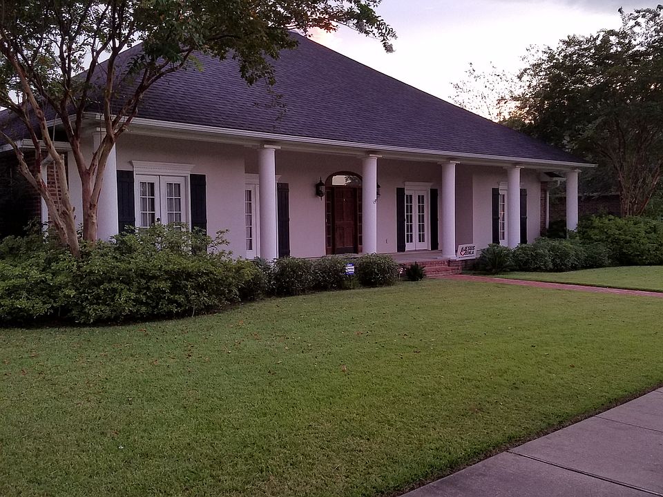 1st image of 710 W Shore Dr