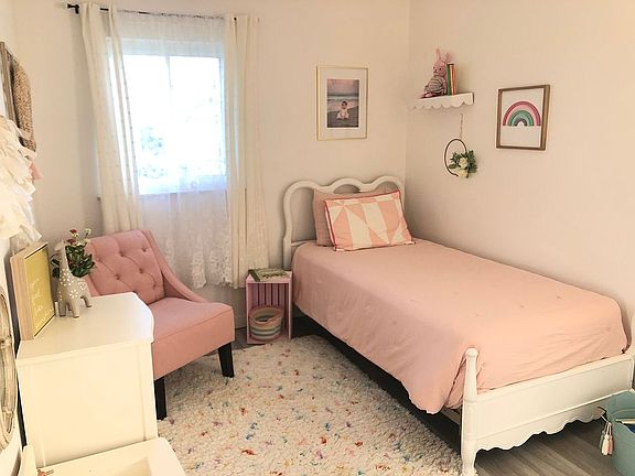 Back bedroom