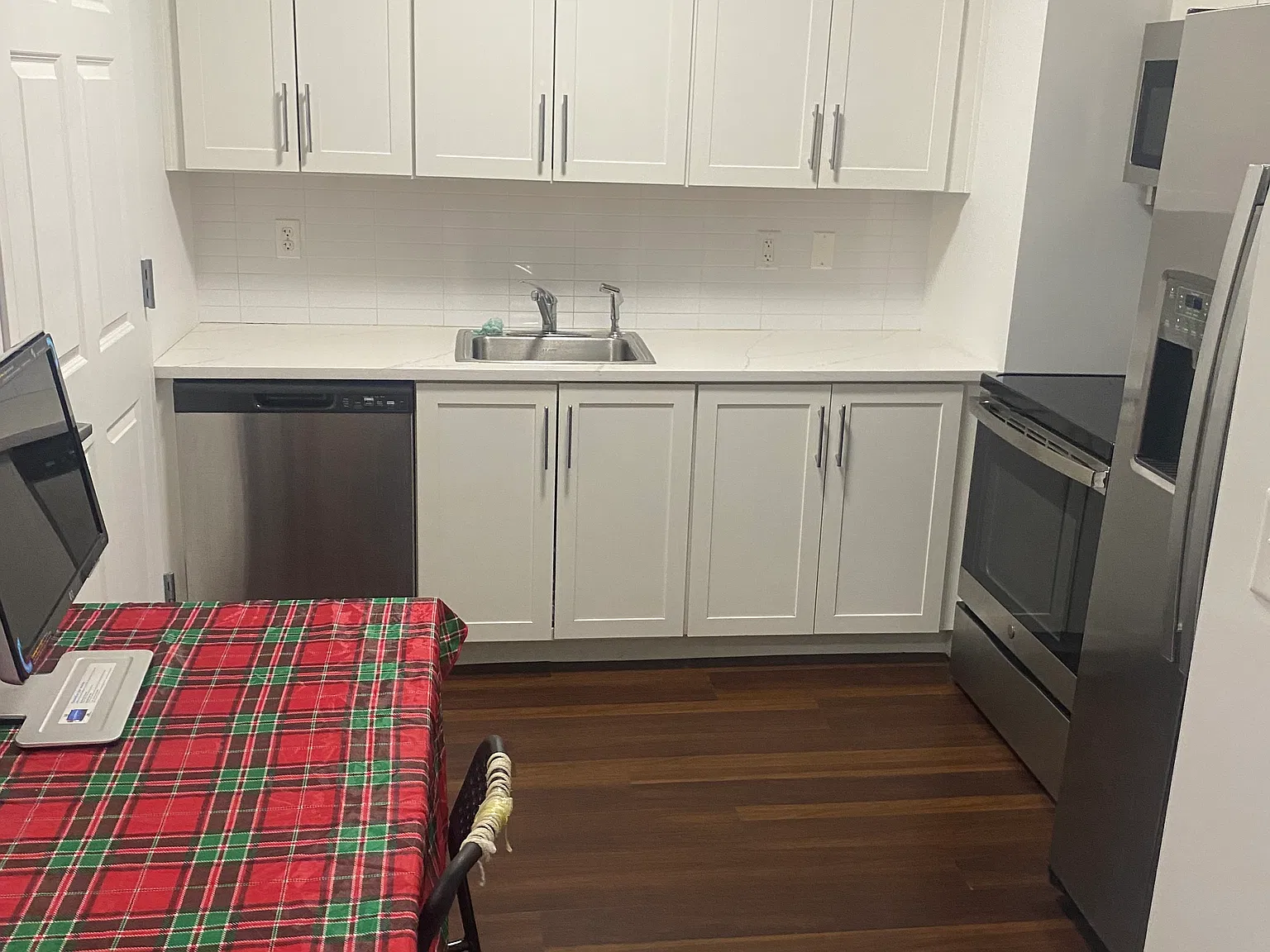 Studio, 415 sqft, $1,950 — Photo 2