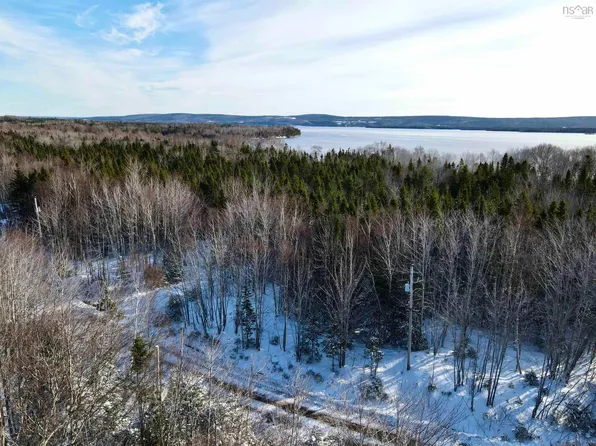 15 Old Country Inlet Rd, Baddeck, NS B0E 1B0