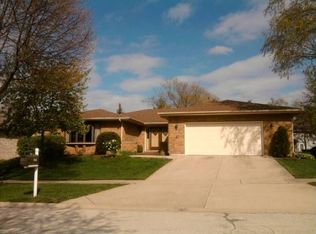 2041 N Ridge Ave, Arlington Heights, IL 60004