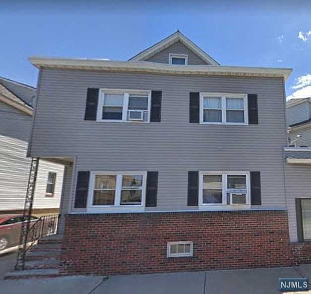 1st image of 124 Midland Ave #1