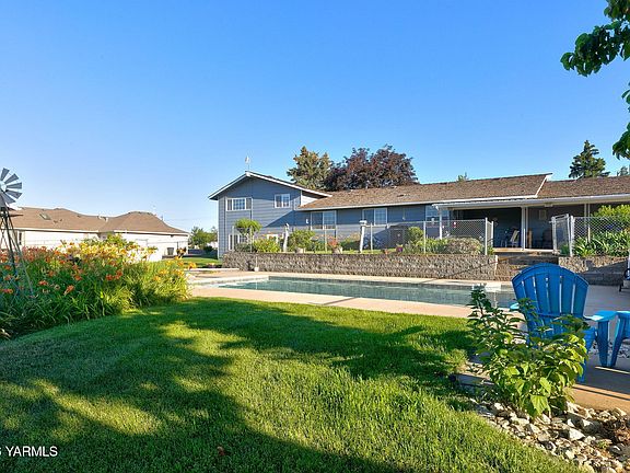 4th image of 10903 Tieton Dr