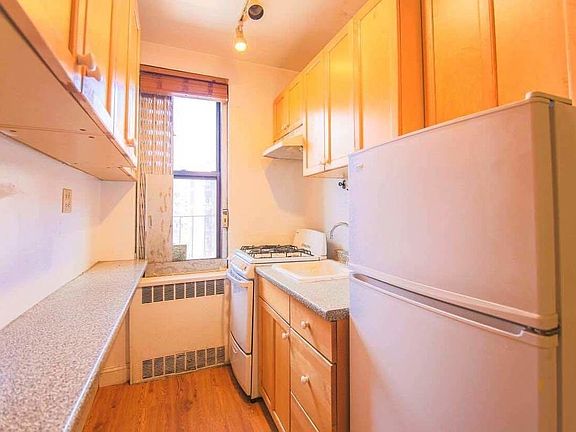 5th image of 67-35 Yellowstone Blvd APT 7O
