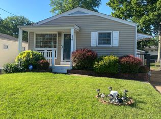 240 Rayburn Ave, Saint Louis, MO 63127