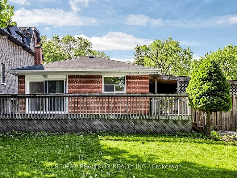398 Connaught Ave — Photo 43