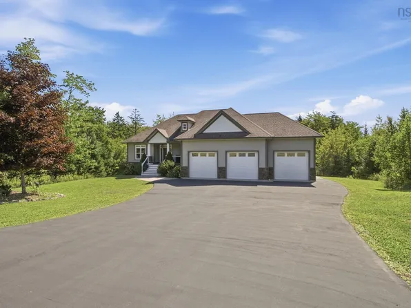 130 Dunsmore Dr, Fall River, NS B2T 0J8