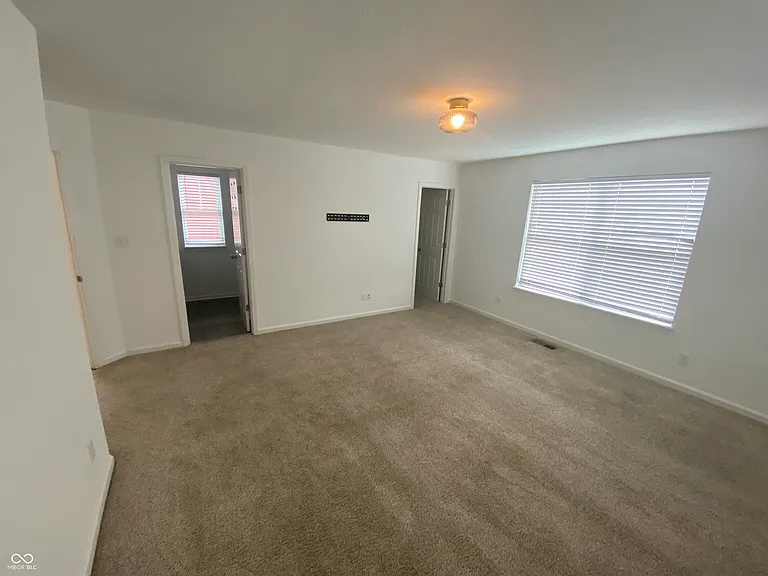 326 Warman Ave — Photo 31