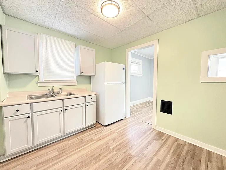 2324 Upton Ave — Photo 9