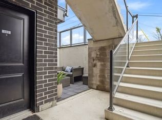 6065 McLeod Rd #111, Niagara Falls, ON L2G 0Z7