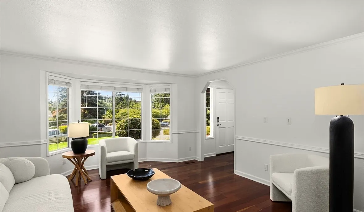 4 bed, 1890 sqft, $4,000 — Photo 3