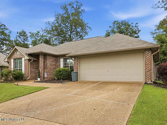 5th image of 326 Fairview Dr