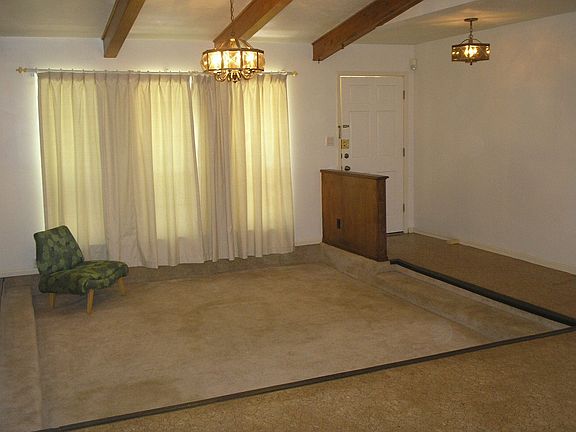 4th image of 135 Valladolid St