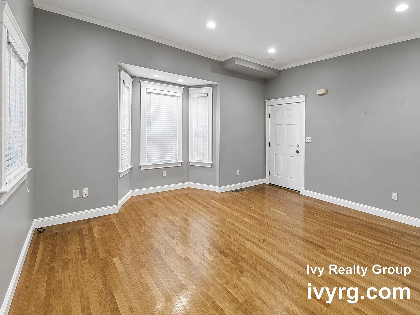 2 bed, 2.0 bath, 1268 sqft, $3,450 — Photo 2