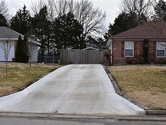 2nd image of 747 Richland Creek Ave